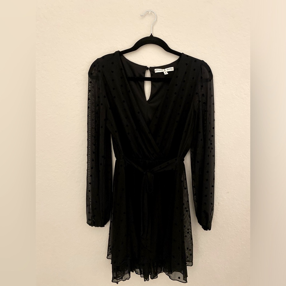 Vestido negro corto manga larga elegante transparente talla m